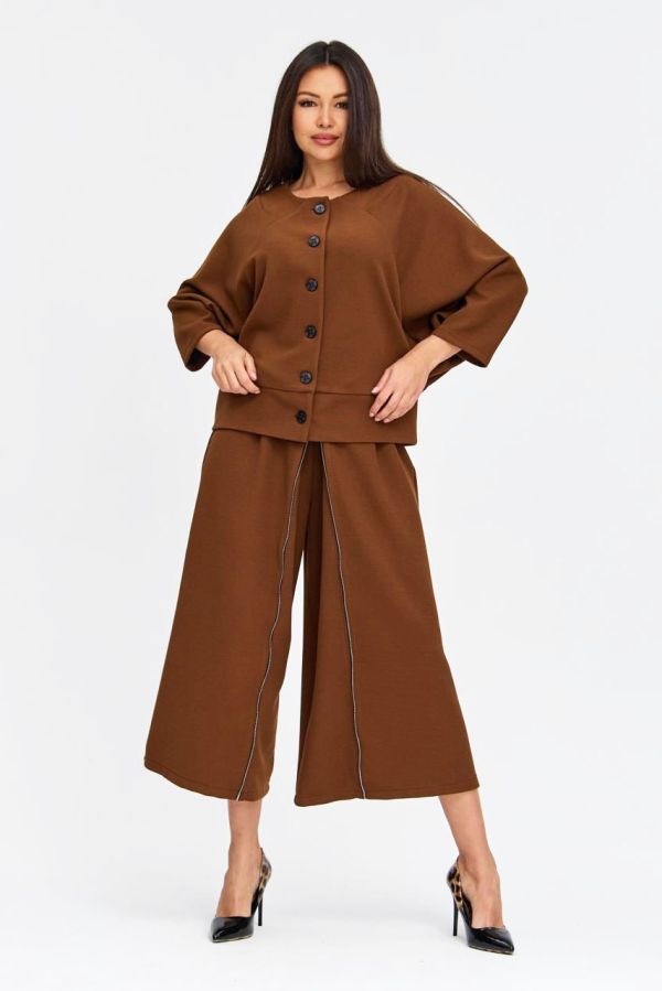 Костюм  Рион коричневый  
Костюм  Рион коричневый 