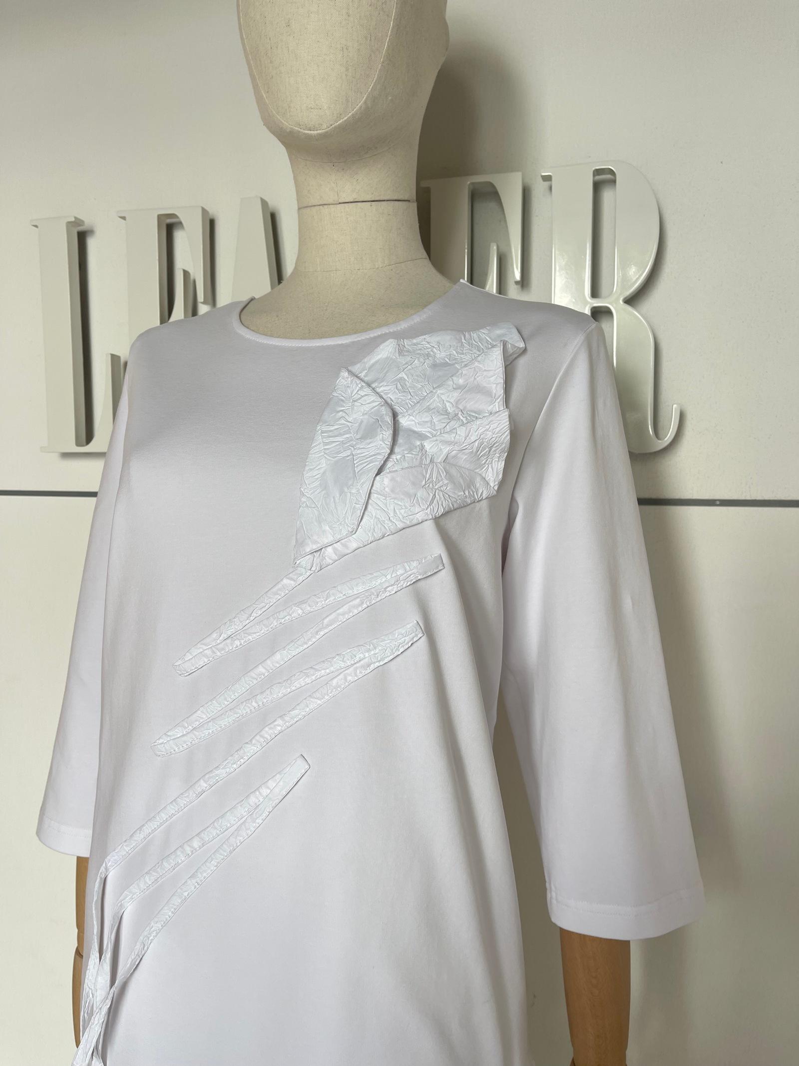 Футболка Л918 хлопок плотный белый, бутон 
Л918 хлопок плотный белый, бутон