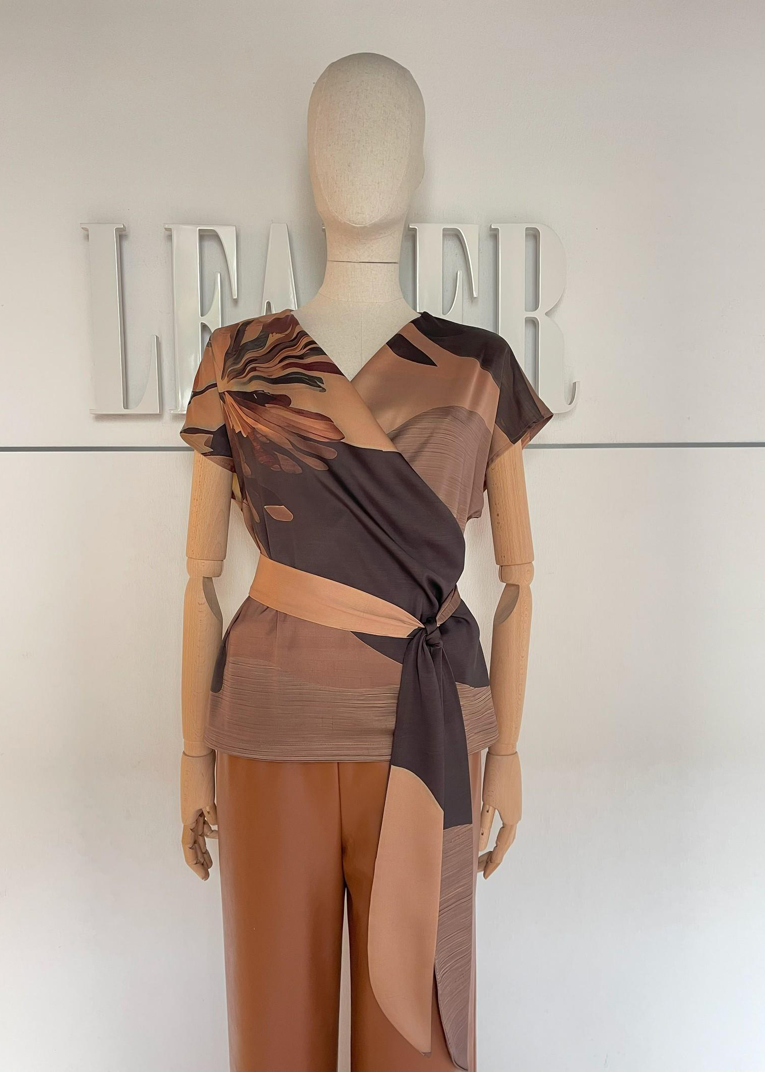 Блуза Л588 атлас принт  
Л588 атлас принт 