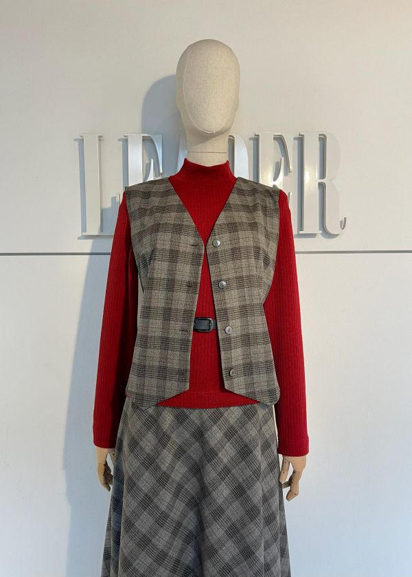 Жилет Л538 костюмная ткань Оксфорд 
Л538 костюмная ткань Оксфорд