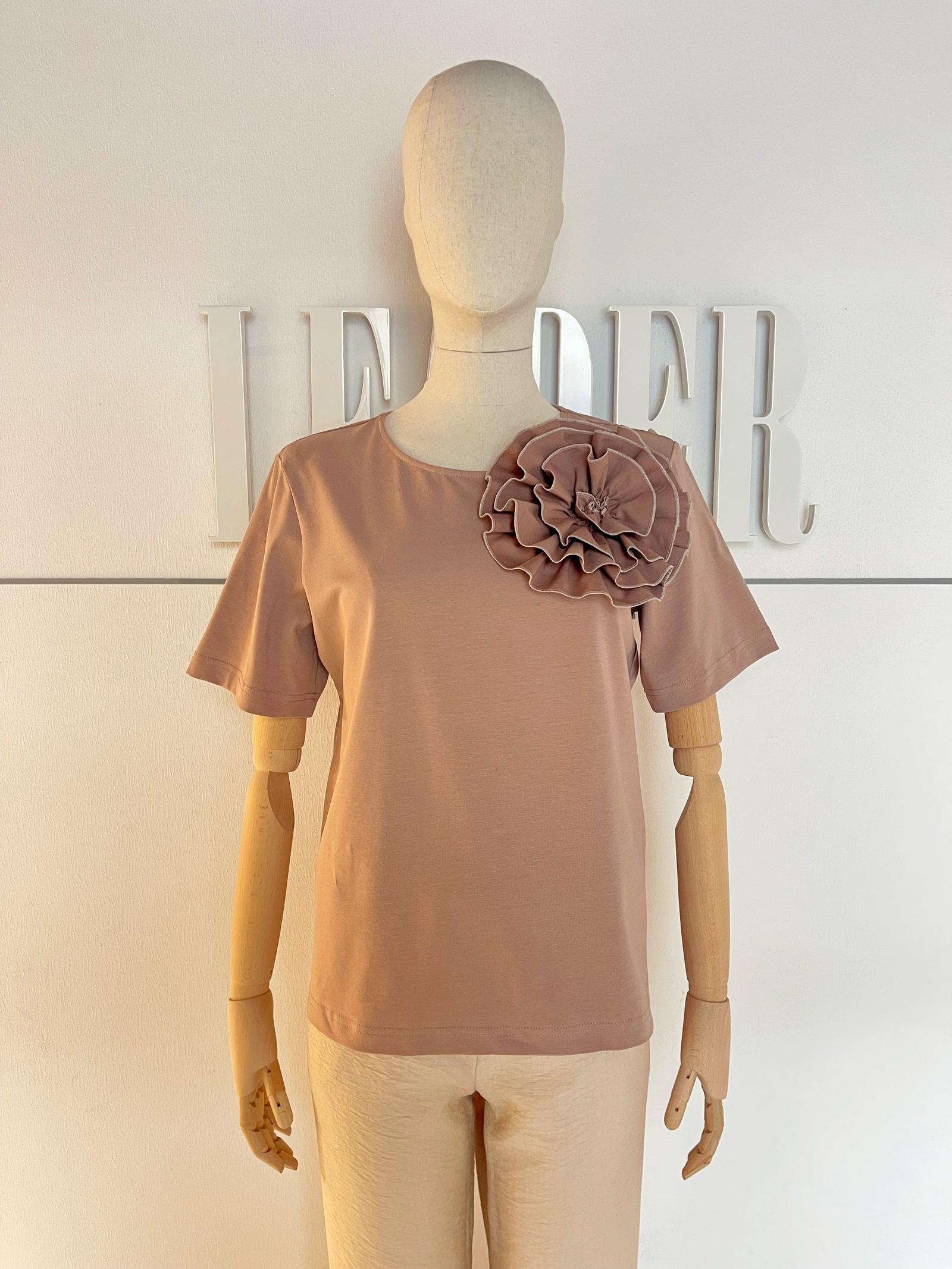 Футболка Л916 хлопок какао, цветок  Tropic 
Л916 хлопок какао, цветок  Tropic